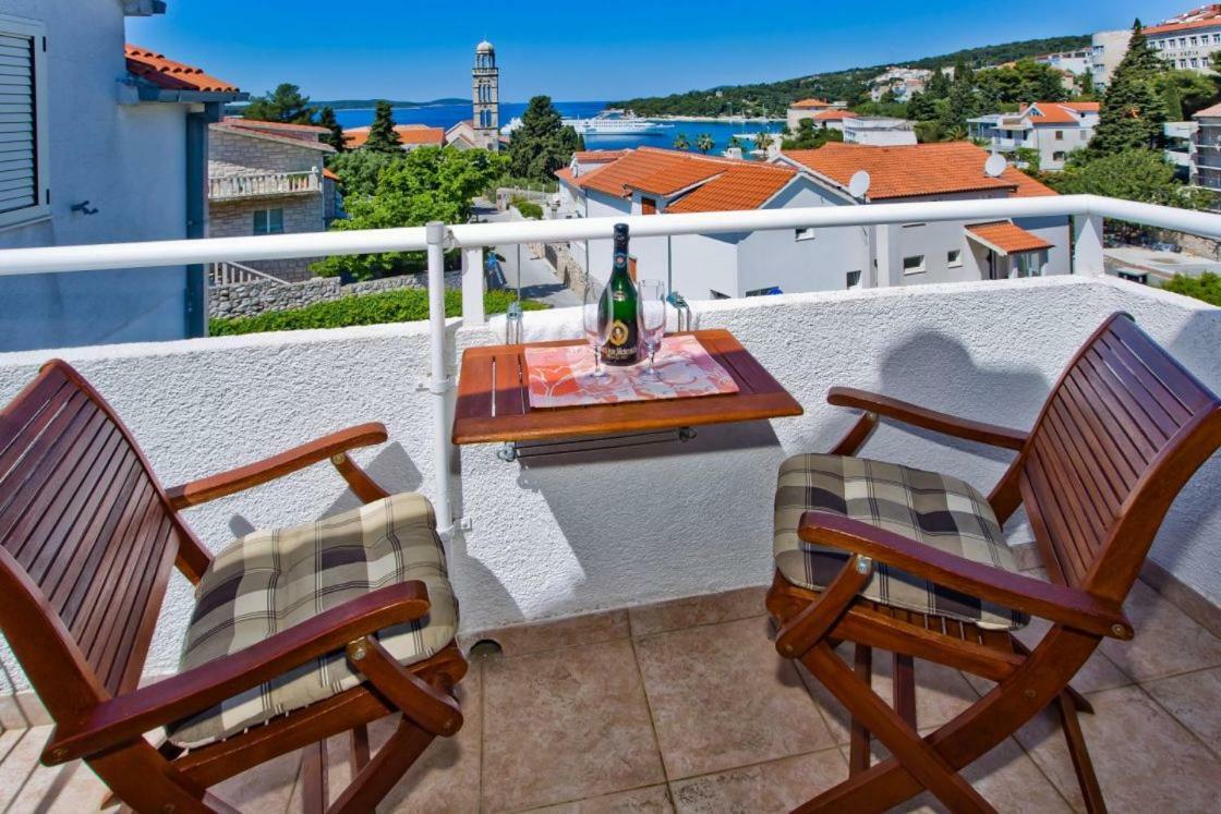 Apartments Jacky Hvar Town Esterno foto