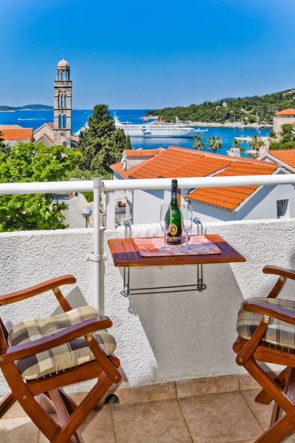 Apartments Jacky Hvar Town Esterno foto